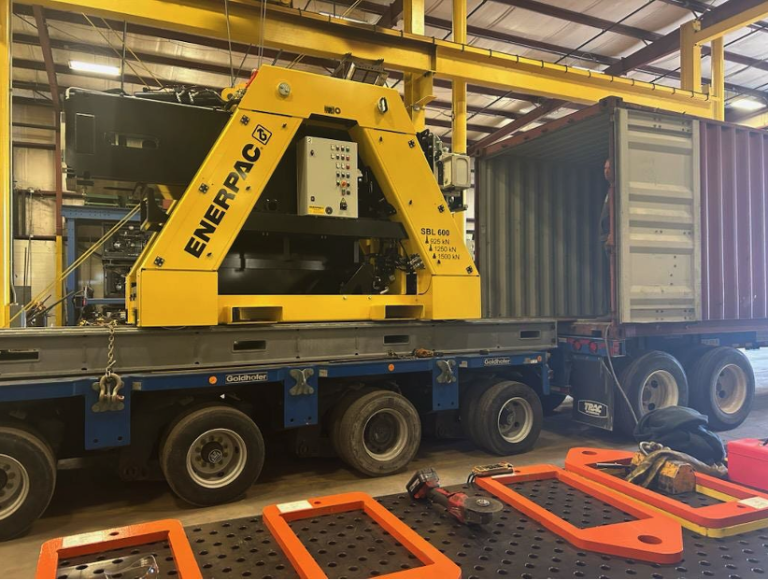 First Enerpac SBL600 Hydraulic Gantry arrives in USA.